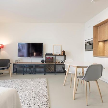 דירות בריסל Mini Loft With Terrace מראה חיצוני תמונה